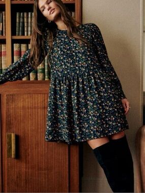 Sezane Andretta Dress Navy
Miranda Floral Print Size 40/ US 8